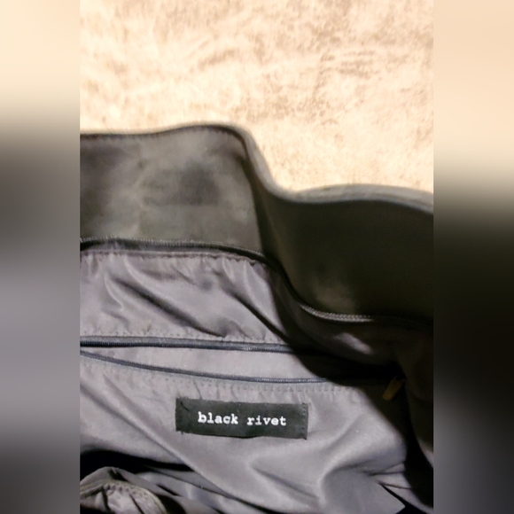 Wilsons Leather Dark Grey Rivet Brand Large Crossbody - Picture 4 of 11